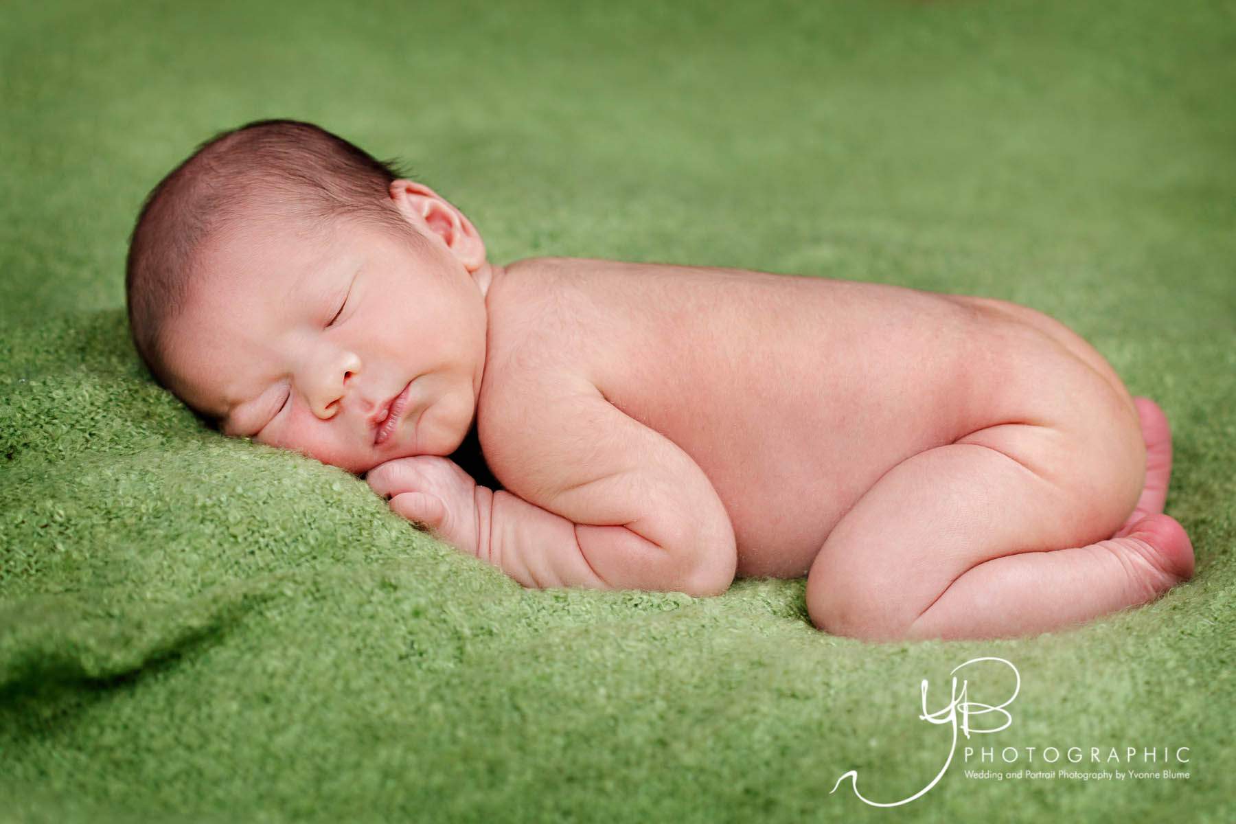 Newborn Baby Photos by YBPHOTOGRAPHIC